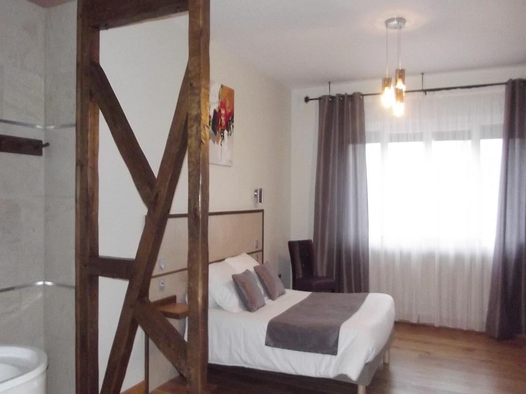 Auberge Des Moulins Pont-Les-Moulins Δωμάτιο φωτογραφία