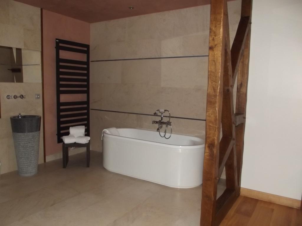 Auberge Des Moulins Pont-Les-Moulins Δωμάτιο φωτογραφία